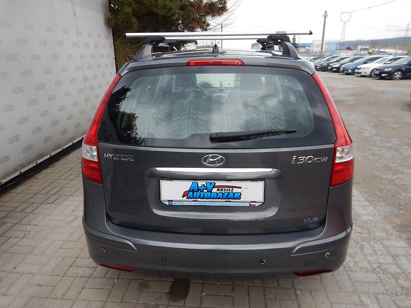 Hyundai i30 1.6 CRdi 85kw ,klima  OK - fotka 7 z 21