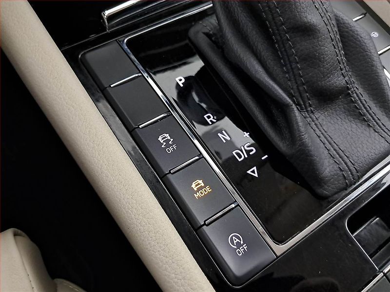 Škoda Superb (2016) 2.0 TDI, Automat, Kůže, Navi - fotka 16 z 26