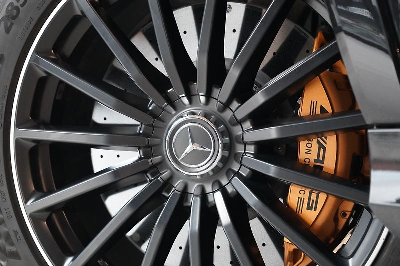 Mercedes-Benz GLS 63 AMG, Ceramic, Masáž, 4D - fotka 13 z 50