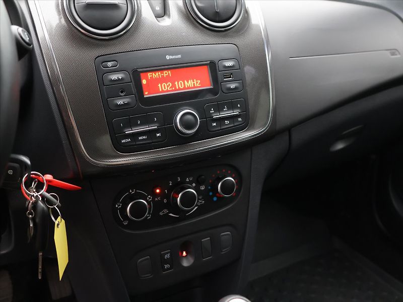 Dacia Sandero 1,0 TCe LPG Stepway Open CZ - fotka 20 z 33