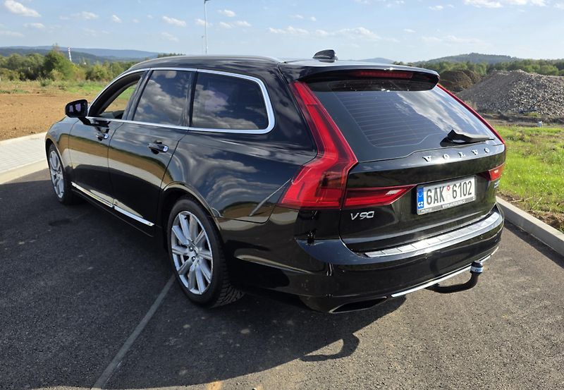 Volvo V90 (2017) D5 ADW 4x4  - fotka 3 z 11