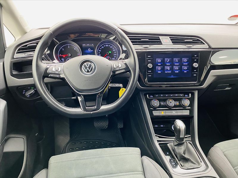 Volkswagen Touran 2,0 TDI DSG 110kW Highline - fotka 10 z 24