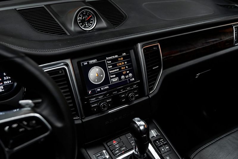 Porsche Macan S - fotka 11 z 22