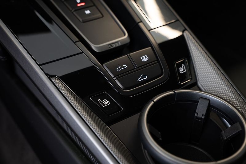 Porsche 911 (992.2) Carrera Pano/Bose/Spor - fotka 14 z 23