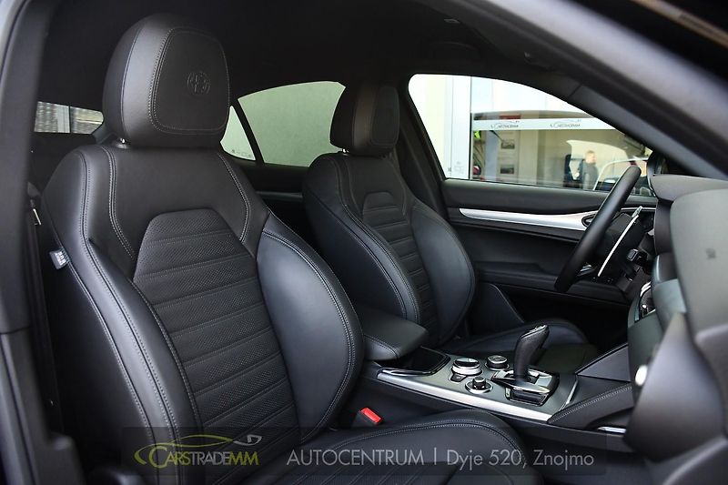 Alfa Romeo Stelvio 2,2 D 16V 210k Veloce AT8-Q4 - fotka 17 z 55