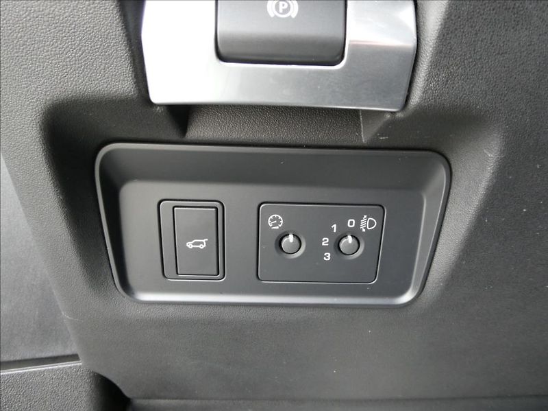Land Rover Range Rover Evoque 2,0 D150 S 4WD Automat - fotka 19 z 34