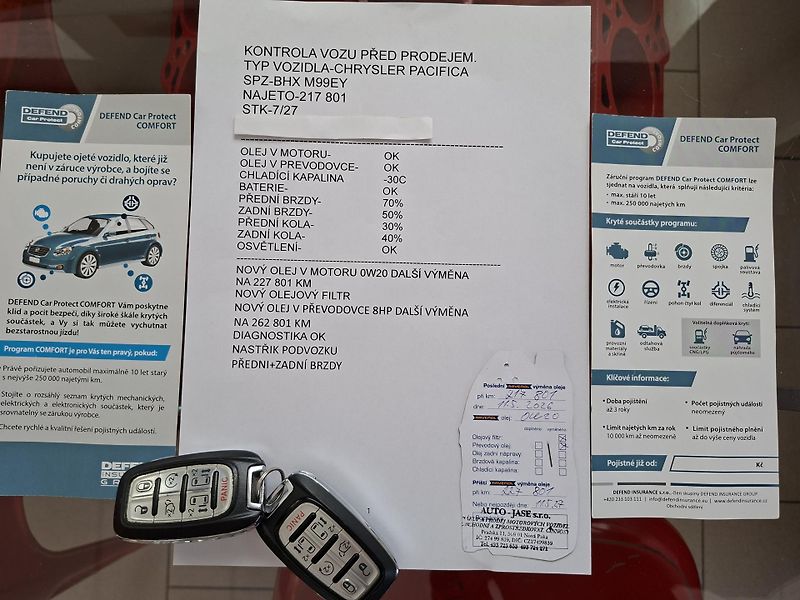 Chrysler Pacifica (2018) 3,6L Hybrid, krásný stav  - fotka 32 z 45