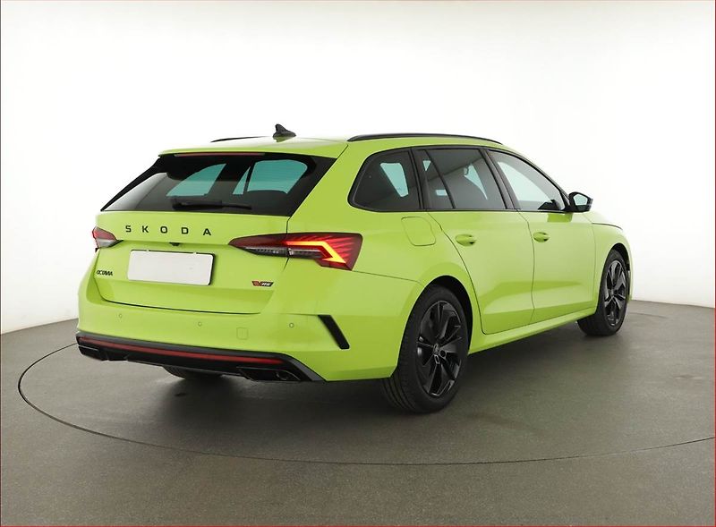 Škoda Octavia (2025) RS 2.0 TSI, ACC, Matrix - fotka 5 z 18