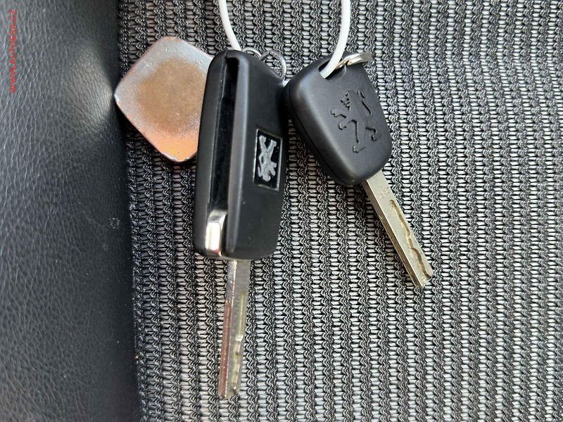Peugeot 307 (2007) 1.6HDi, Xenon, panor - fotka 17 z 17