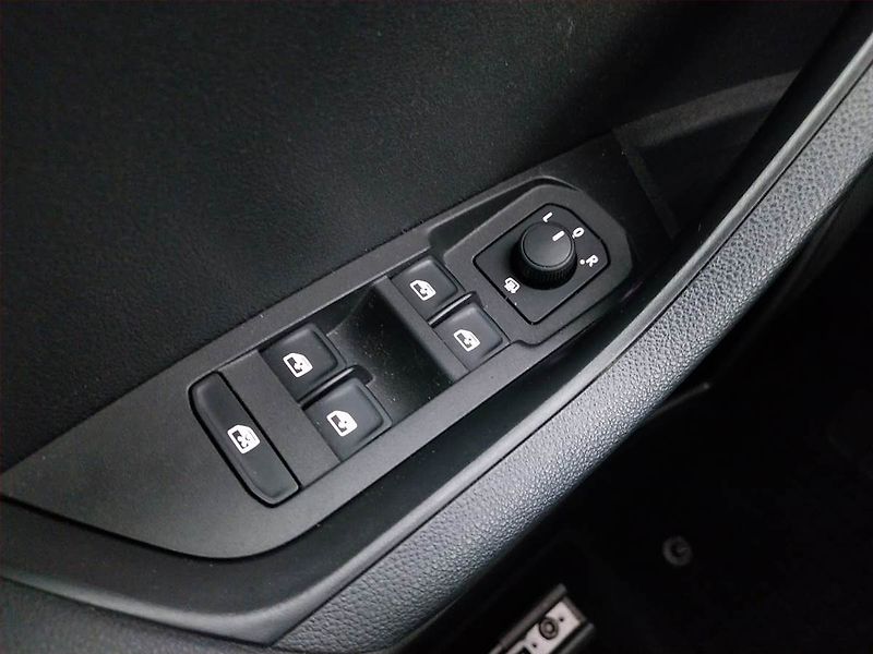 Škoda Karoq (2020) 1.0 TSI, Serv.kniha, Tempomat - fotka 16 z 17
