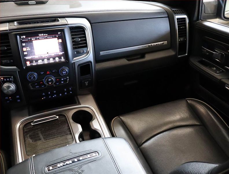 Dodge RAM (2018) 5.7 V8 HEMI - fotka 8 z 23