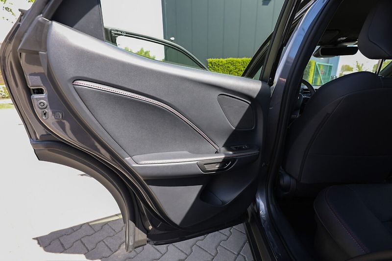 Lexus LBX 1,5 HEV ELEGANT TECH - fotka 18 z 22