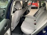 Volkswagen Passat 2,0 TDI DSG - náhled 17