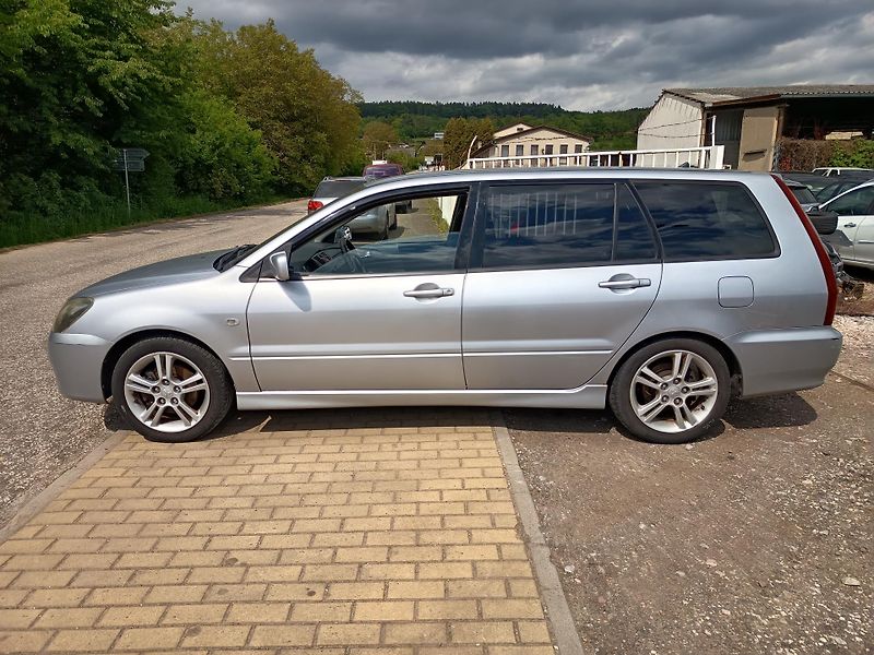 Mitsubishi Lancer (2005) 2.0 16v 100kw - fotka 13 z 45