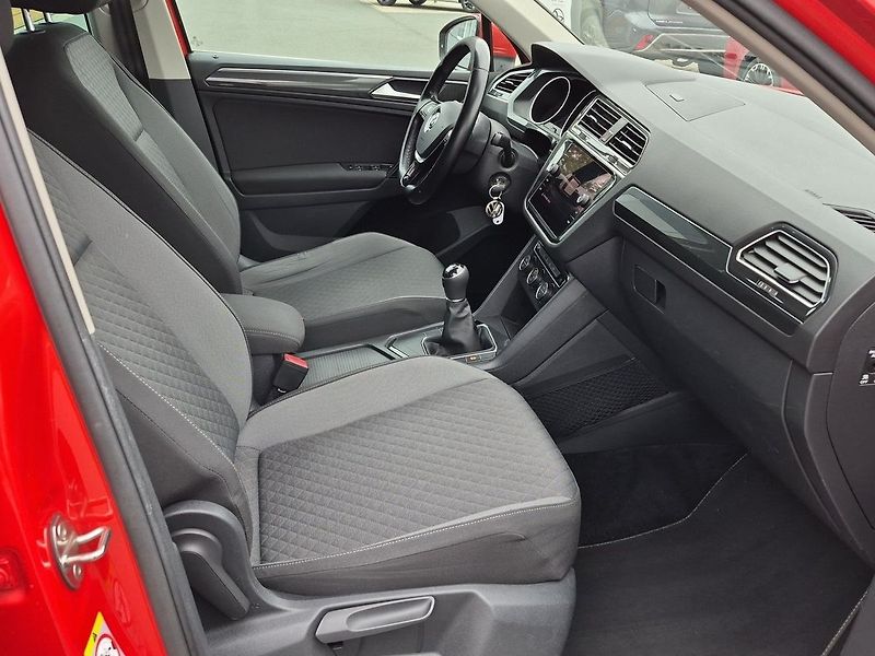 Volkswagen Tiguan Comfortline 1.4 TSi 110 kW - fotka 11 z 23