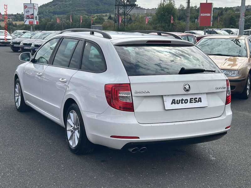 Škoda Superb (2014) 2.0 TDi, ČR, Bixen, autoAC - fotka 6 z 16
