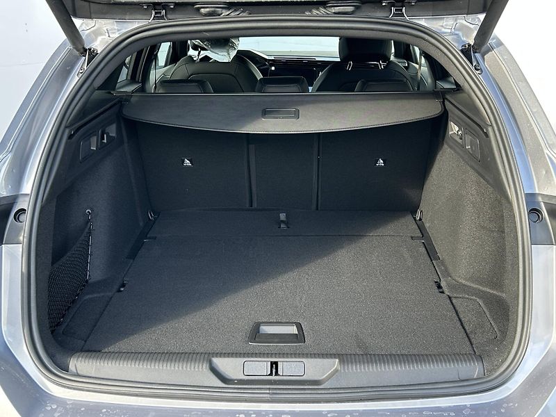 Peugeot 308 (2025) GT Hybrid e-DCS6 1,2 - fotka 9 z 10