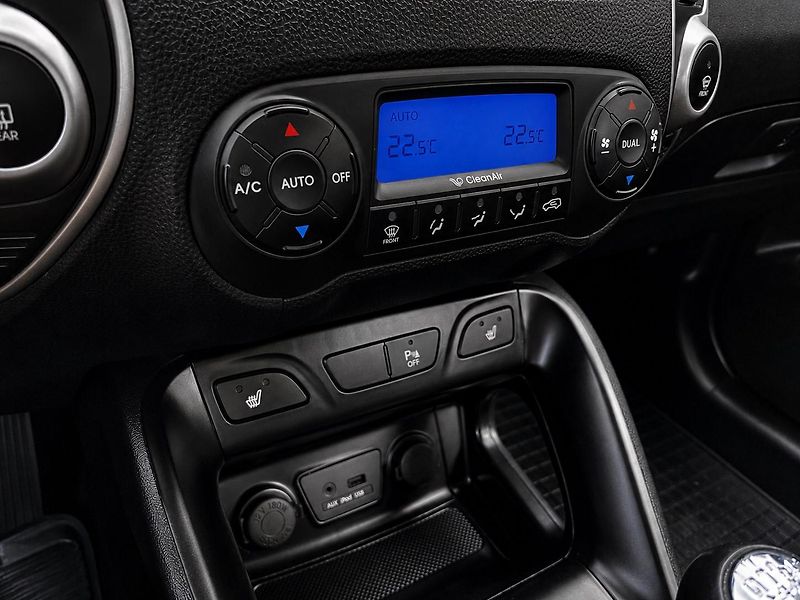 Hyundai ix35 (2012) 1.6 GDI - 1.majitel ČR - fotka 14 z 18
