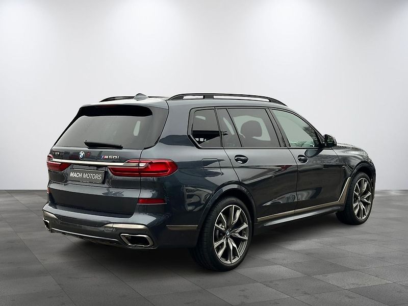 BMW X7 50i xDrive Individual B&W - fotka 4 z 19