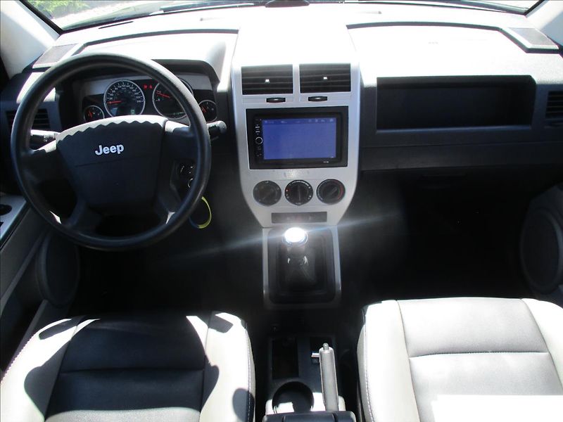 Jeep Compass 2,0 CRD 103kw AWD Limited bez - fotka 12 z 26