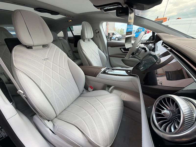 Mercedes-Benz EQS 53 4MATIC+ Electric Art Editio - fotka 29 z 48
