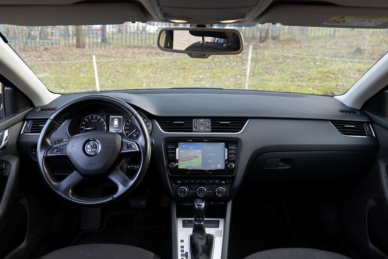 Škoda Octavia 2.0 TDI 110 kW DSG Tažné Navig - fotka 15 z 31