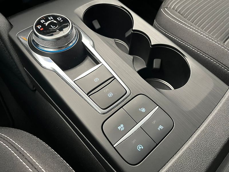 Ford Kuga 2,0 EB  140 kW AWD Titanium - fotka 25 z 58