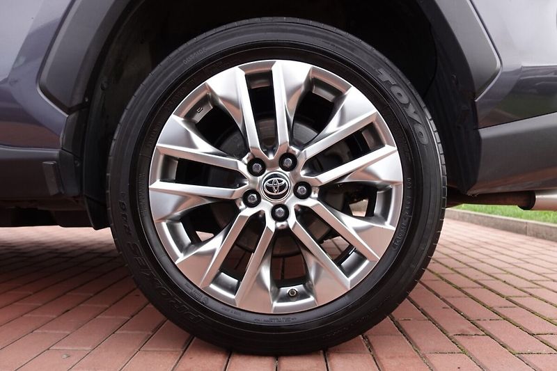 Toyota RAV4 2.5 HEV Executive 4x4 - fotka 8 z 34