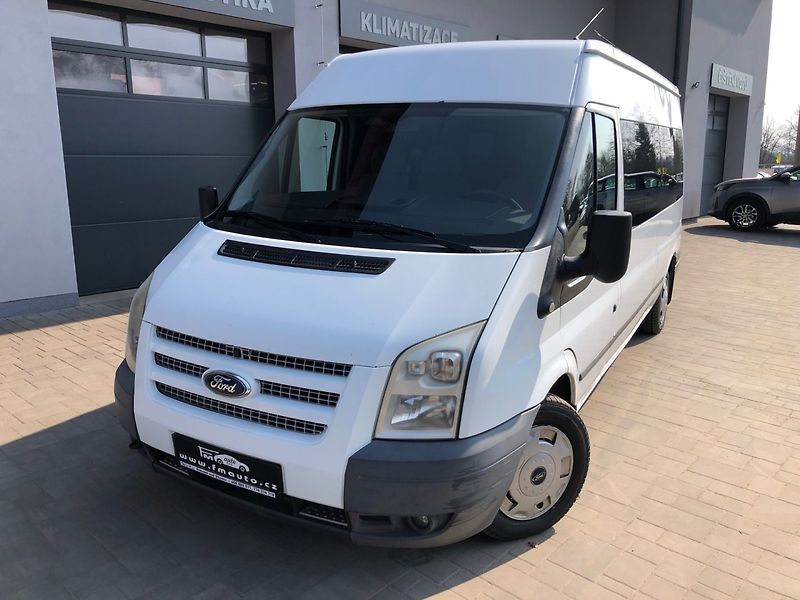 Ford Transit Courier (2013) 2.2 TDCi 9 Míst - fotka 2 z 24