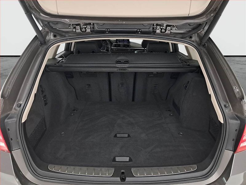 BMW Řada 3 (2014) Modern Line 330 d xDrive, 4X4 - fotka 14 z 22