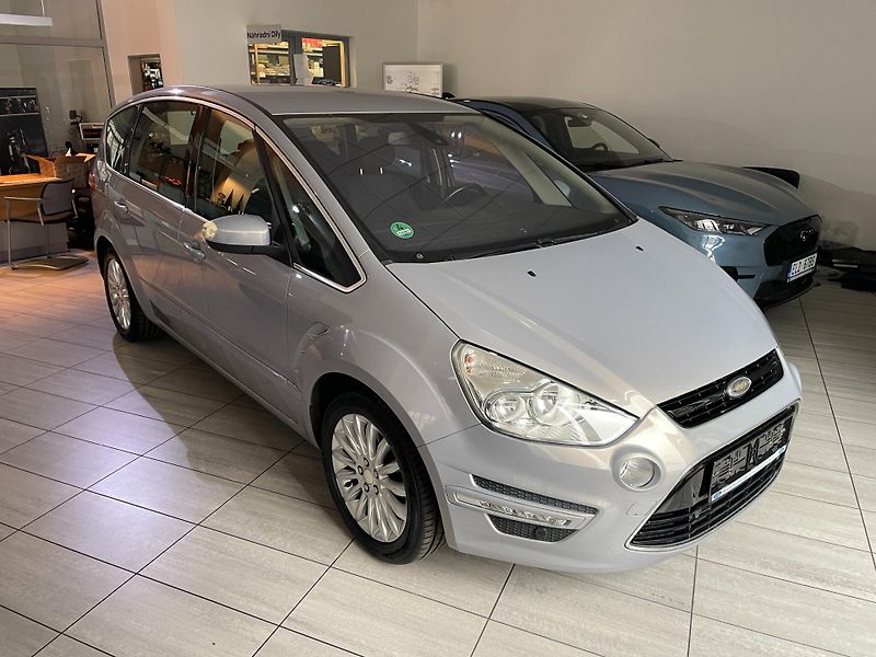 Ford S-MAX (2012) Titanium 2.0 TDCi 103kW 7míst - fotka 8 z 17