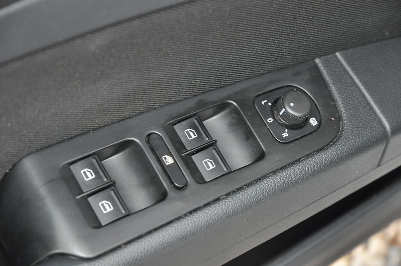 Škoda Superb II 2.0TDi  Dovoz CH  - fotka 7 z 17