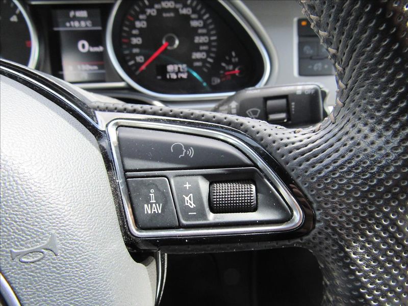 Audi Q7 3,0 TDi 180kW Quattro S-Line - fotka 19 z 30