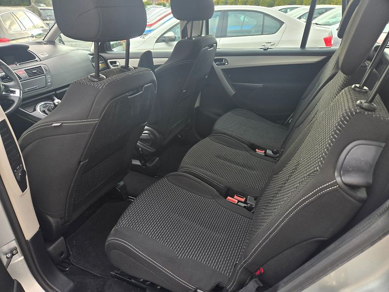 Citroën Grand C4 Picasso (2013) 1.6 HDI 7 míst, rozvody - fotka 16 z 31