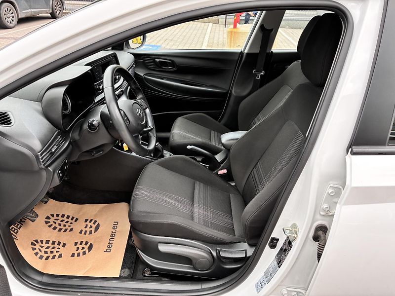 Hyundai Bayon 1.2i 62kW COMFORT CLUB ČR DPH - fotka 11 z 29