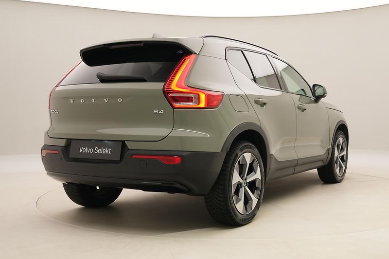 Volvo XC40 B4 DARK ULTRA AUT CZ - fotka 13 z 59