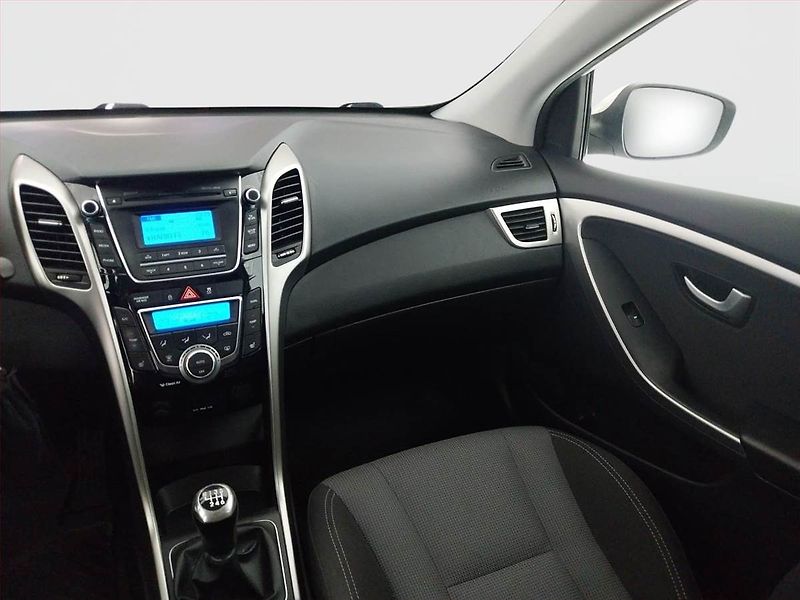 Hyundai i30 (2014) 1.6 CRDi, ČR,1.maj, Tempomat - fotka 8 z 17