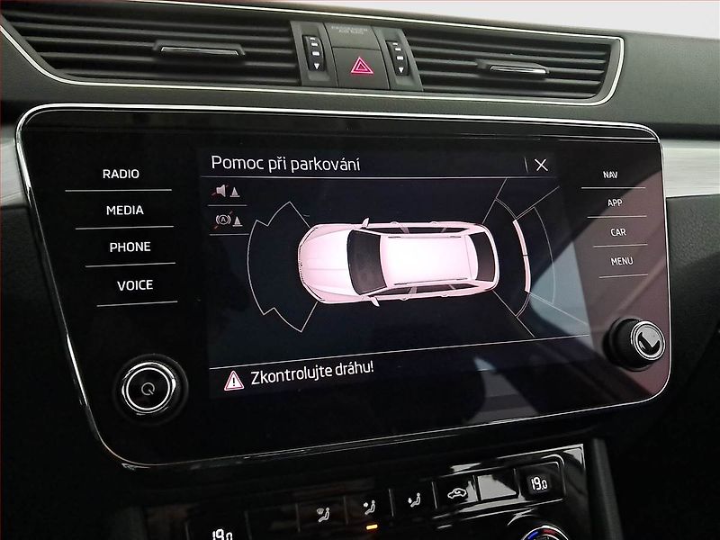 Škoda Superb (2022) Style 2.0 TDI, Serv.kniha - fotka 18 z 18
