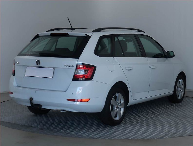 Škoda Fabia (2019) 1.0 TSI, Tempomat - fotka 5 z 15