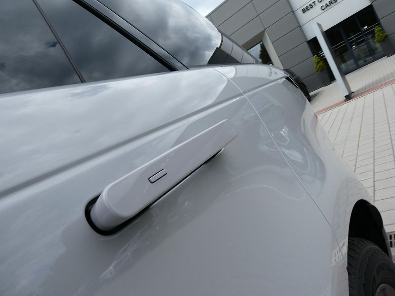 Land Rover Range Rover Sport (2026) 3,0 Dynamic SE D250 - fotka 39 z 39