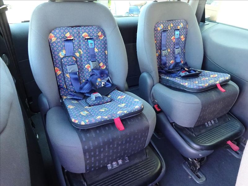 Ford Galaxy 1,9 TDI 85 kW 7.MÍST - fotka 28 z 40