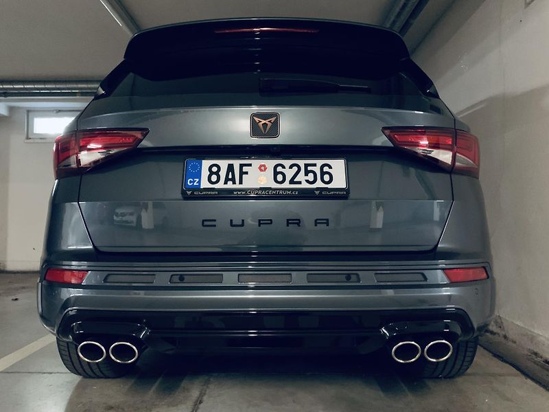 Cupra Ateca (2020) BREMBO, autokamera, zimní pneu - fotka 2 z 9