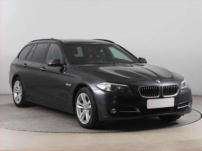 BMW Řada 5 (2015) 530d xDrive, 4X4, Automat - fotografie inzerátu