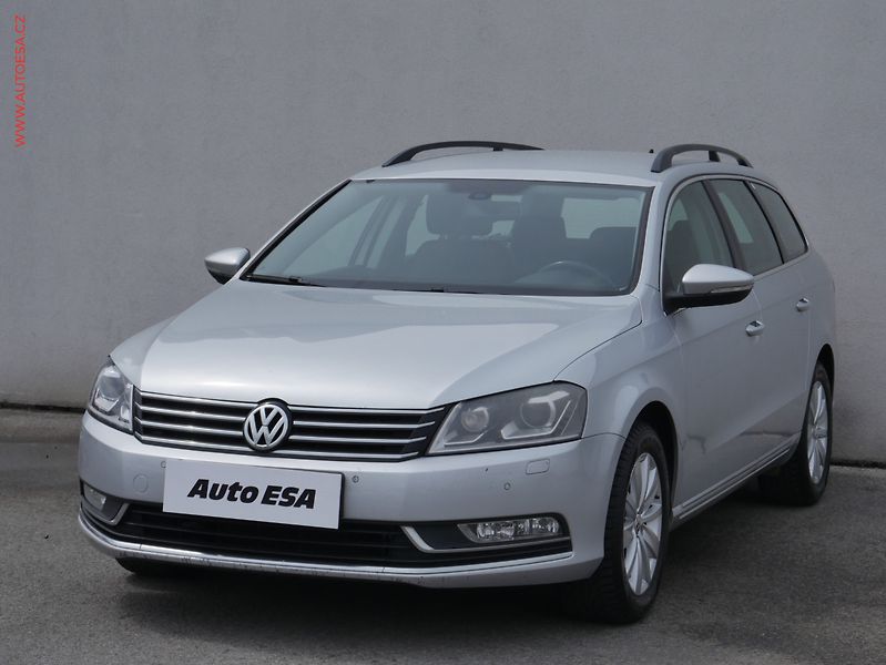 Volkswagen Passat (2013) 2.0TDi, Comfortline, DSG - fotka 3 z 20
