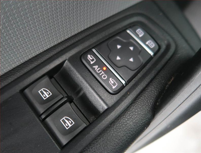 Nissan Townstar (2022) N-Connecta 1.3 DIG-T, ČR - fotka 17 z 17