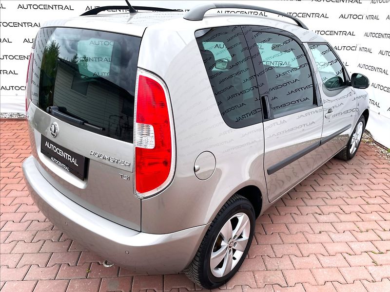 Škoda Roomster 1,2 TSi,77kW,serv.kn. - fotka 9 z 23