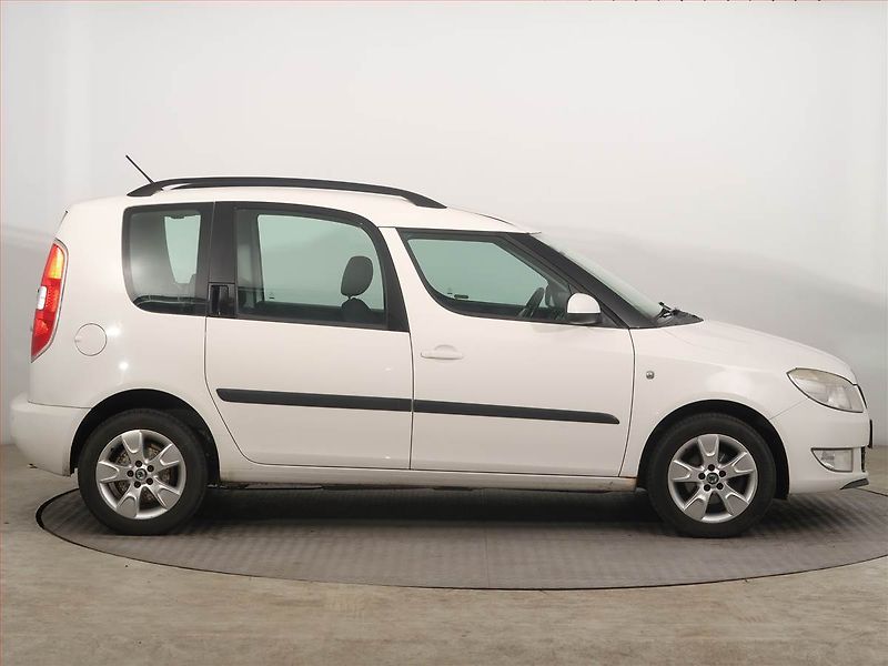 Škoda Roomster (2010) Elegance 1.2 TSI, Serv.kniha - fotka 6 z 13