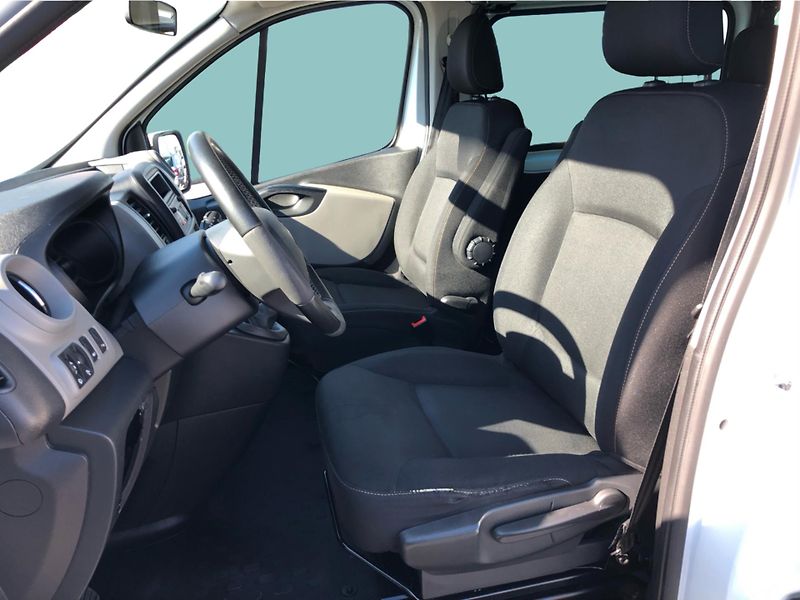Renault Trafic 1,6 dCi 8 míst - fotka 11 z 28