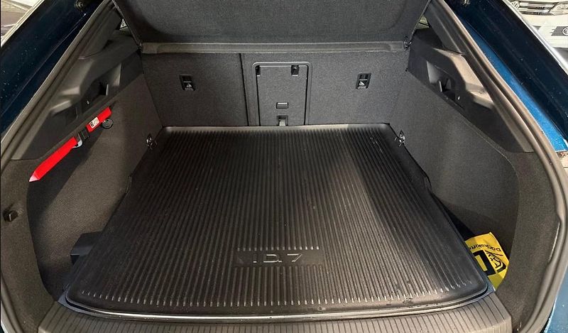 Volkswagen ID.7 Pro SoH  97% 360k Matrix Masáž - fotka 10 z 28