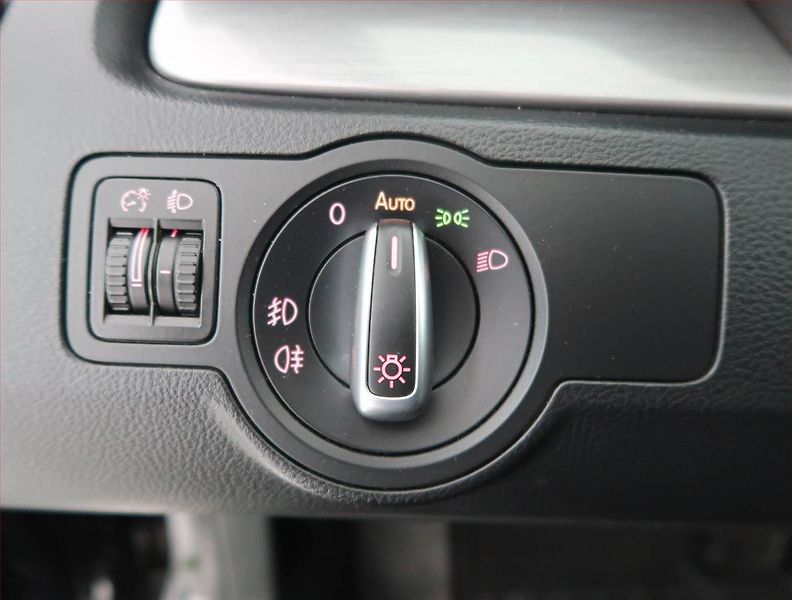 Volkswagen Passat (2014) Comfortline 2.0 TDI, Automat - fotka 15 z 20